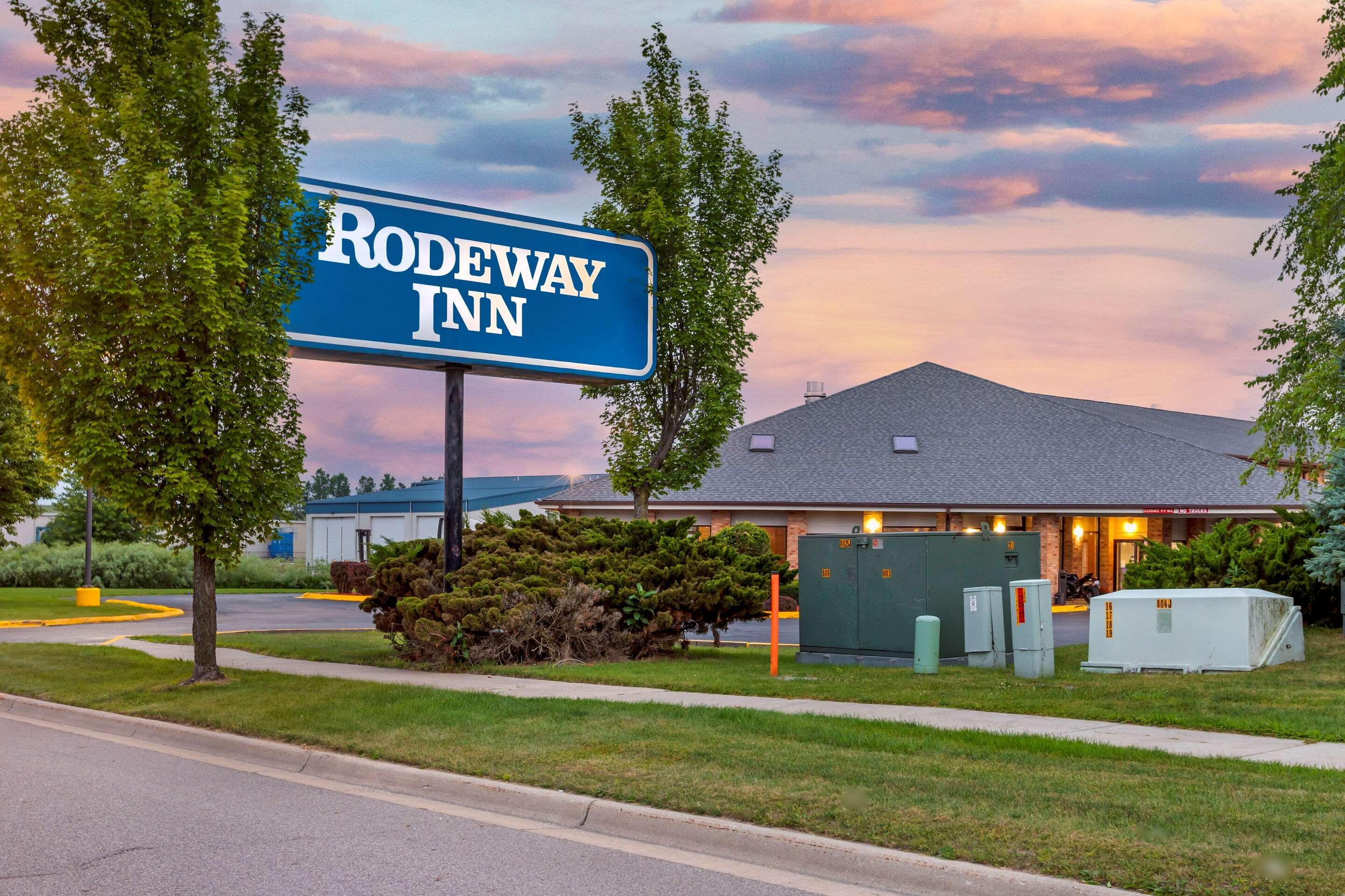 Rodeway Inn Coopersville Exterior photo